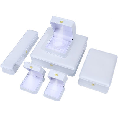 사용자 지정 로고 럭셔리 보석 포장 상자 최신 직사각형 흰색 피아노 페인트 LED 반지 보석 상자