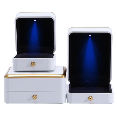 주문 맞춤 주얼리 박스 포장 금 트림 플라스틱 주얼리 케이스 LED 조명 online manufacture