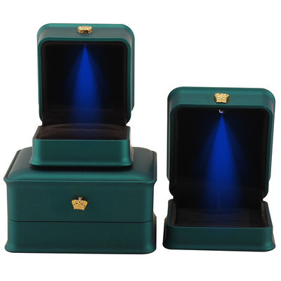 주문 LED 빛 보석 상자 주문 고급 왕관 보석 포장 플라스틱 벨벳 재료 online manufacture