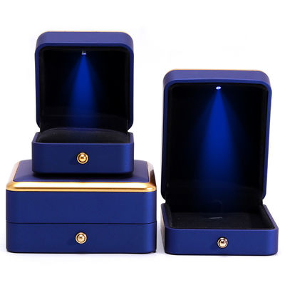 주문 맞춤형 사각형 목걸이와 반지 밝은 파란색 LED 보석 상자 고급 우아한 스타일 online manufacture