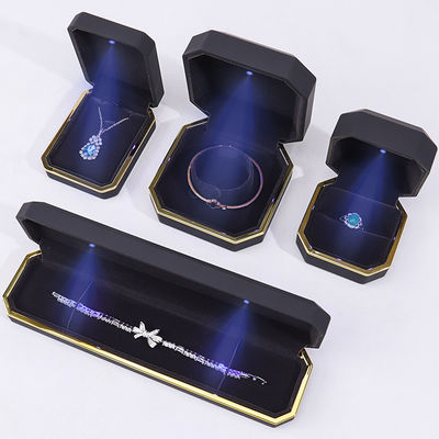 OEM ODM 고급 수제 블랙 팔각형 LED 조명 벨벳 인서트 보석 상자