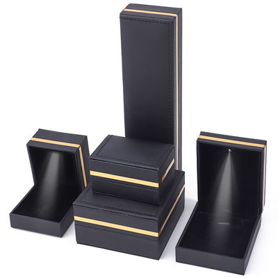 주문 블랙 주얼리 박스 LED 라이트 브래슬렛 델럭스 맞춤형 크기와 최신 스타일 online manufacture