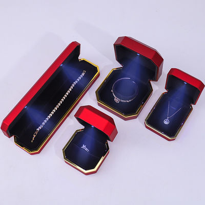 맞춤형 고급 수제 빨간색 팔각형 LED 조명 보석 상자, 금색 테두리 포함