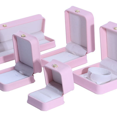 주문 핑크 스터드 귀걸이 팔찌 목걸이 반지 보석 상자 사용자 정의 크기의 PU 가죽 online manufacture