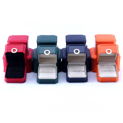 주문 11*11*5.5cm 맞춤형 컬러 링 디자인 목걸이 팔찌용 PU 가죽 보석 상자 online manufacture