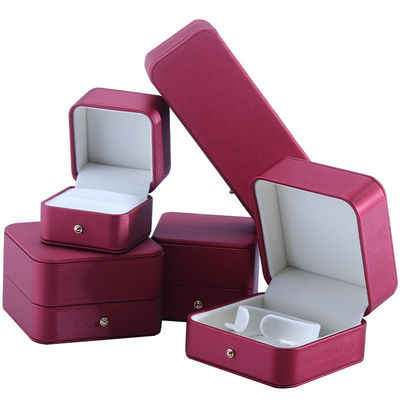 Hanhong Custom Red PU 가죽 보석 포장 상자 결혼 목걸이 귀걸이 반지