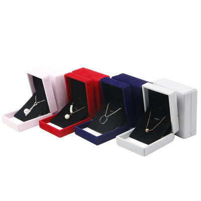 벨벳 재료 한홍 맞춤 엠보스 레드 주얼리 박스 목걸이와 반지 6*6*4.6cm