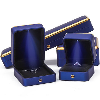 주문 팔찌 목걸이 귀걸이 반지 환경 친화적인 재료와 LED 조명으로 보석 상자 online manufacture