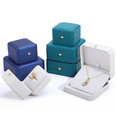 한홍에 대한 가죽 왕관 보석 상자 주문 금 팔찌 귀걸이 및 Pendants