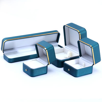 주문 10*10*5.5cm 수작업 럭셔리 가죽 보석 상자 online manufacture