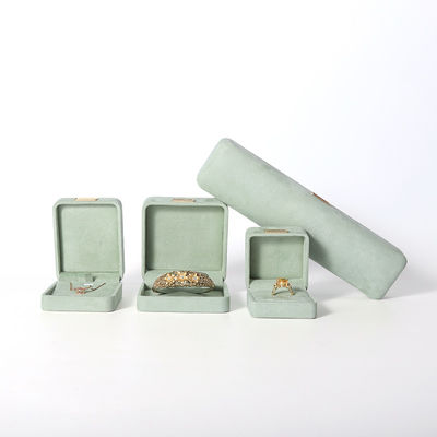 팔각형 밝은 녹색 벨벳 보석 상자