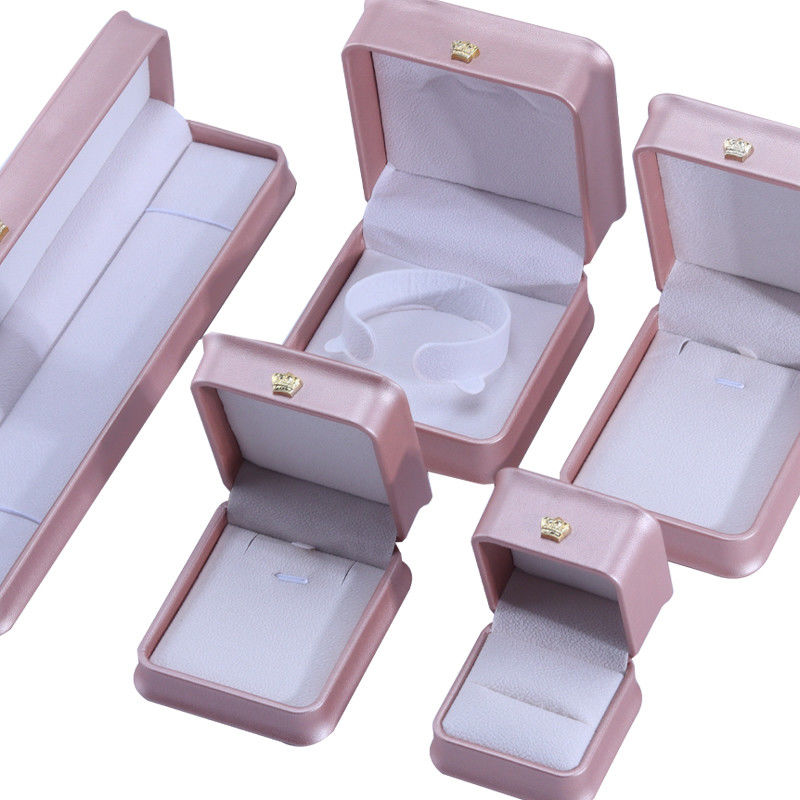 럭셔리 골드 크라운 디자인 PU 가죽 보석 패키지 박스 팔찌 목걸이 반지